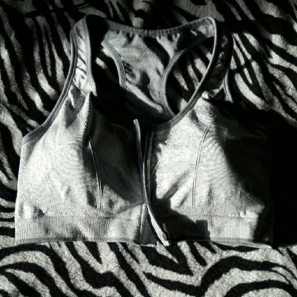 XL/XG Zip-Up Sports Bra